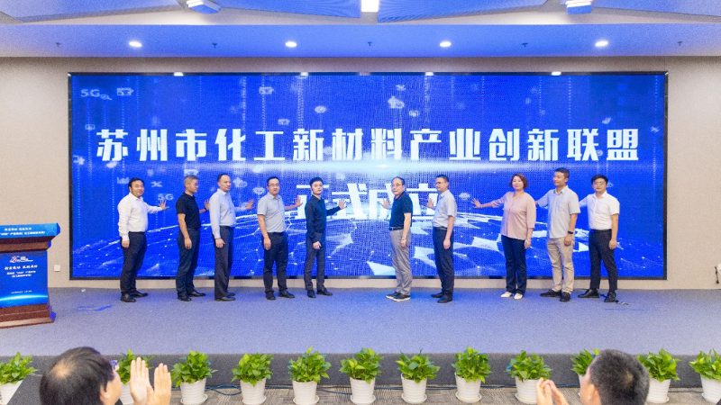 化工原料种类繁多，性质各异，因此分区储存时应遵循以下原则：
