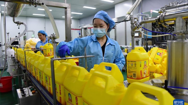 注塑厂家通常具备较强的注塑成型能力，能够快速将材料转化为成品。其优势在于：